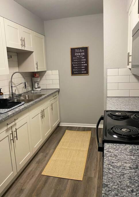 The Mary Lou - 2 Bedroom Apt In Quilt Town, Usa ハミルトン  エクステリア 写真